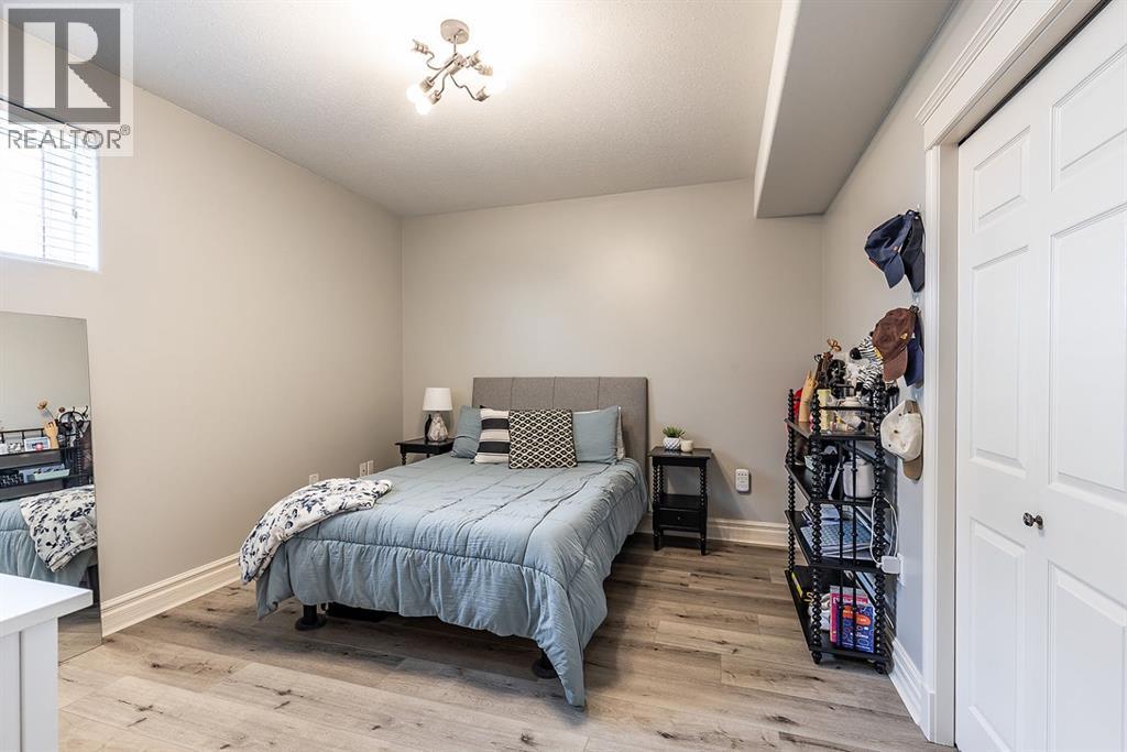 119 Perry Crescent NE — photo 42