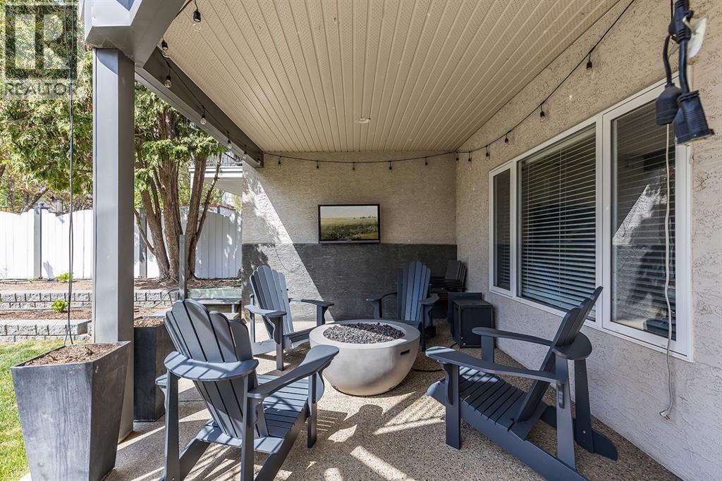 119 Perry Crescent NE — photo 45