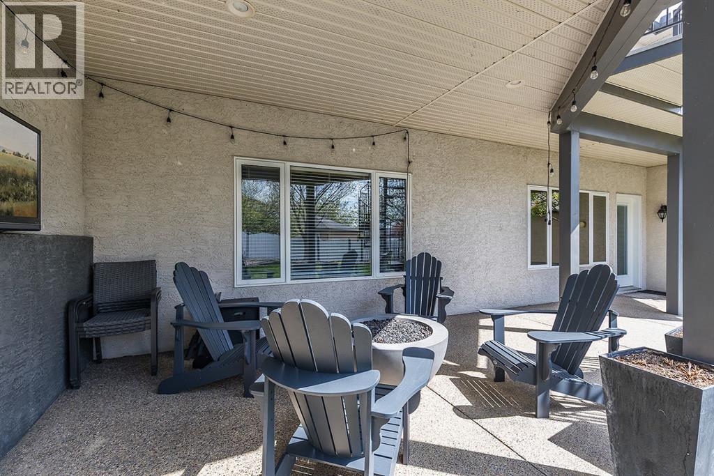 119 Perry Crescent NE — photo 46
