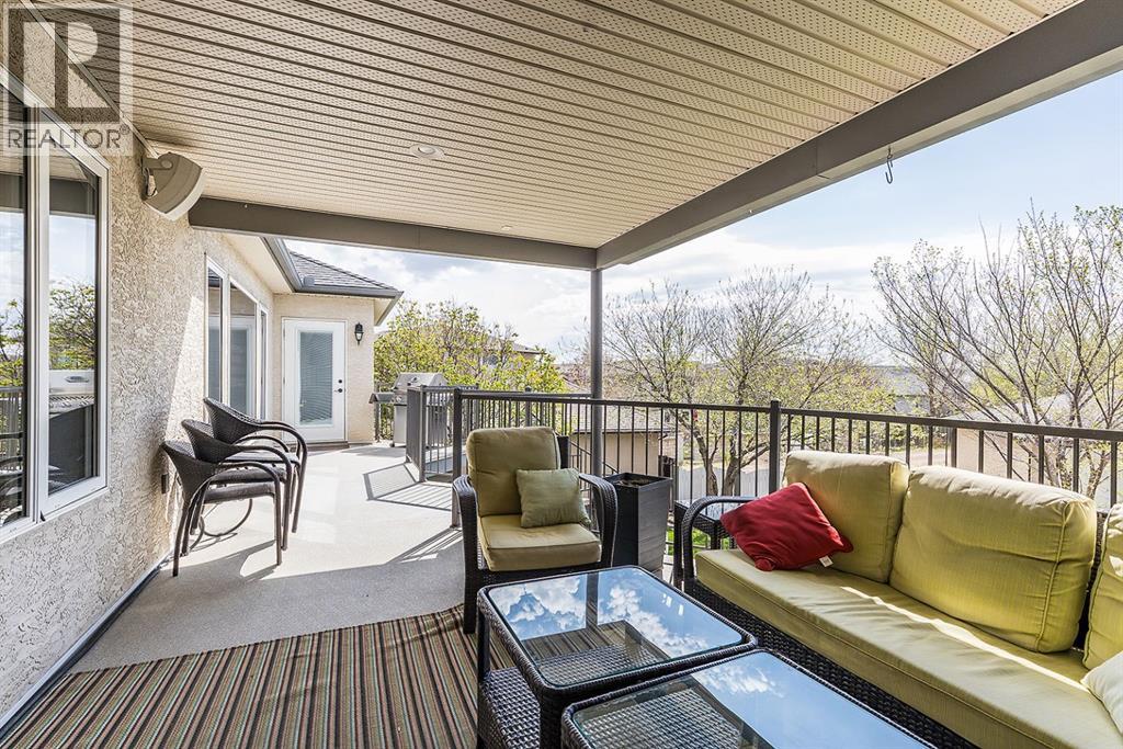119 Perry Crescent NE — photo 49