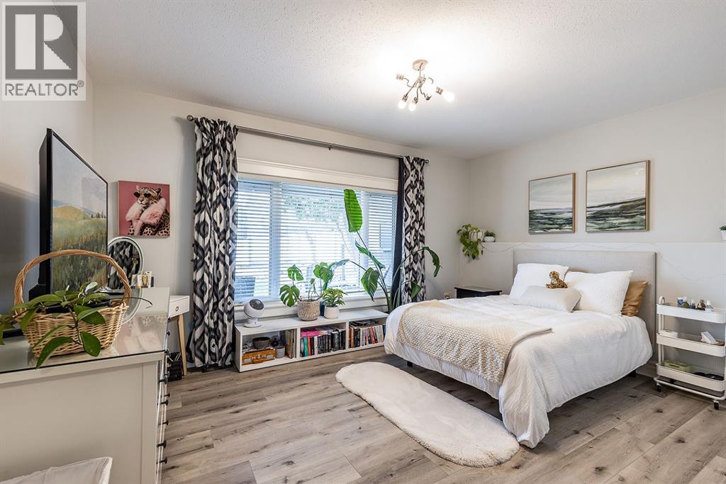 119 Perry Crescent NE — photo 37