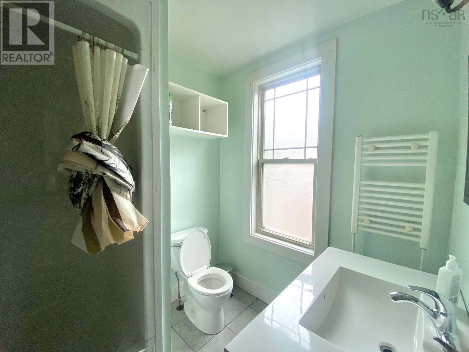 Property 4 of 18 of 1518-1522 Robie Street