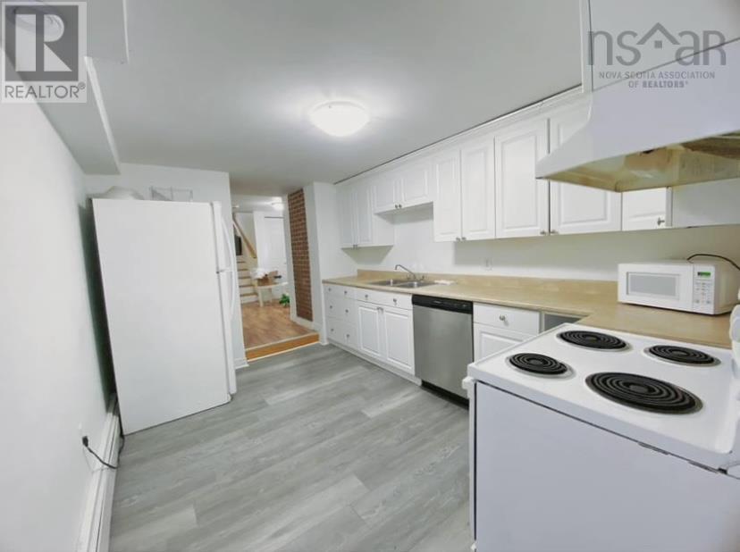 Property 11 of 18 of 1518-1522 Robie Street