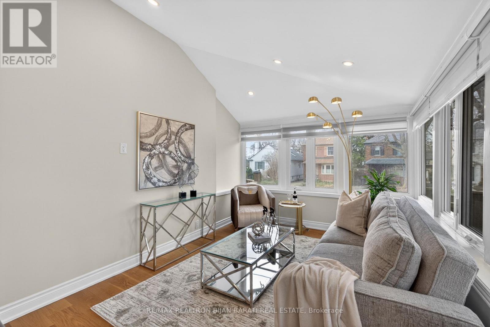 1 WANLESS CRESCENT - 21