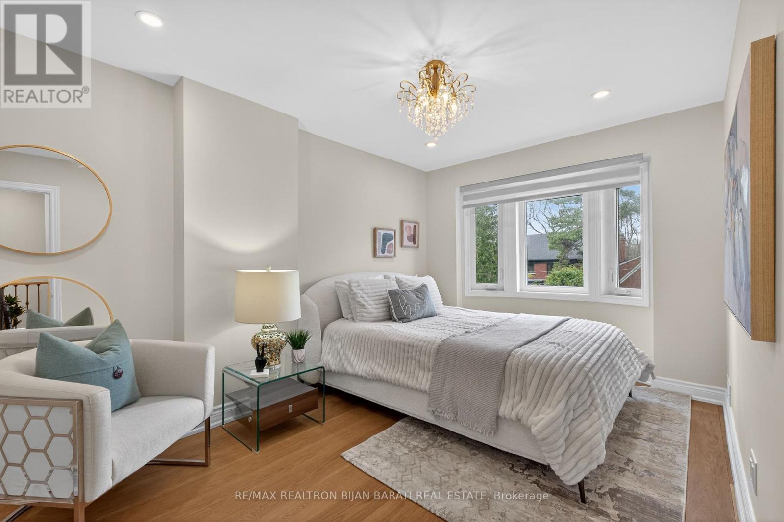 1 WANLESS CRESCENT - 27