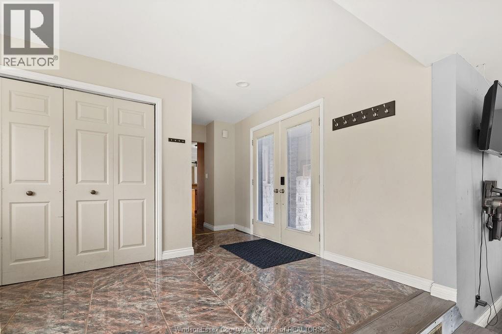 1350 LAURIER, LaSalle, Ontario, N9J1N3 — Photo 4