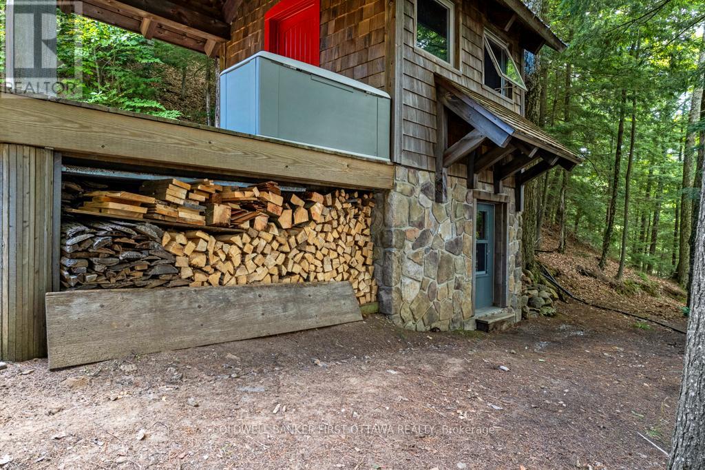 2275 PALMERSTON LAKE - 40
