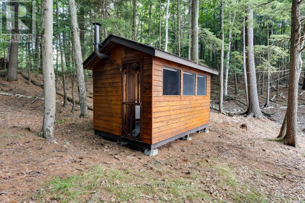 2275 PALMERSTON LAKE - 43