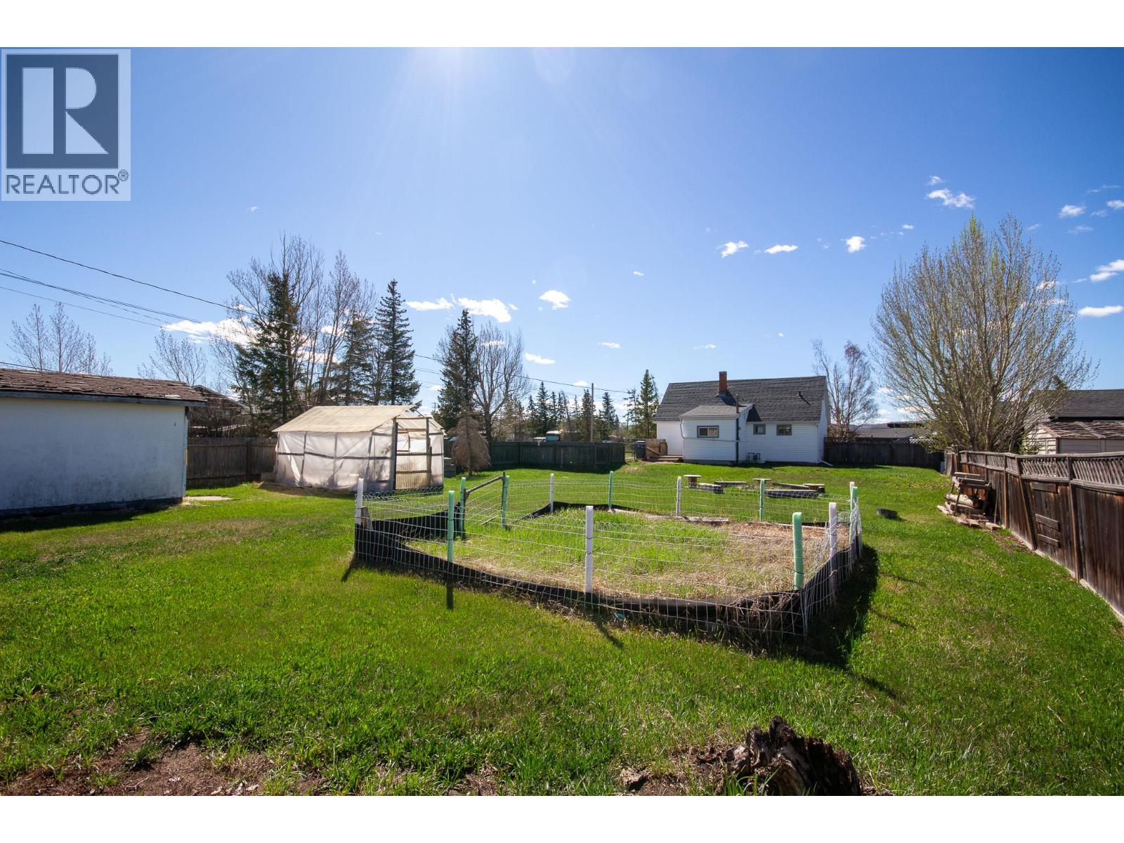 1600 101 Avenue, Dawson Creek