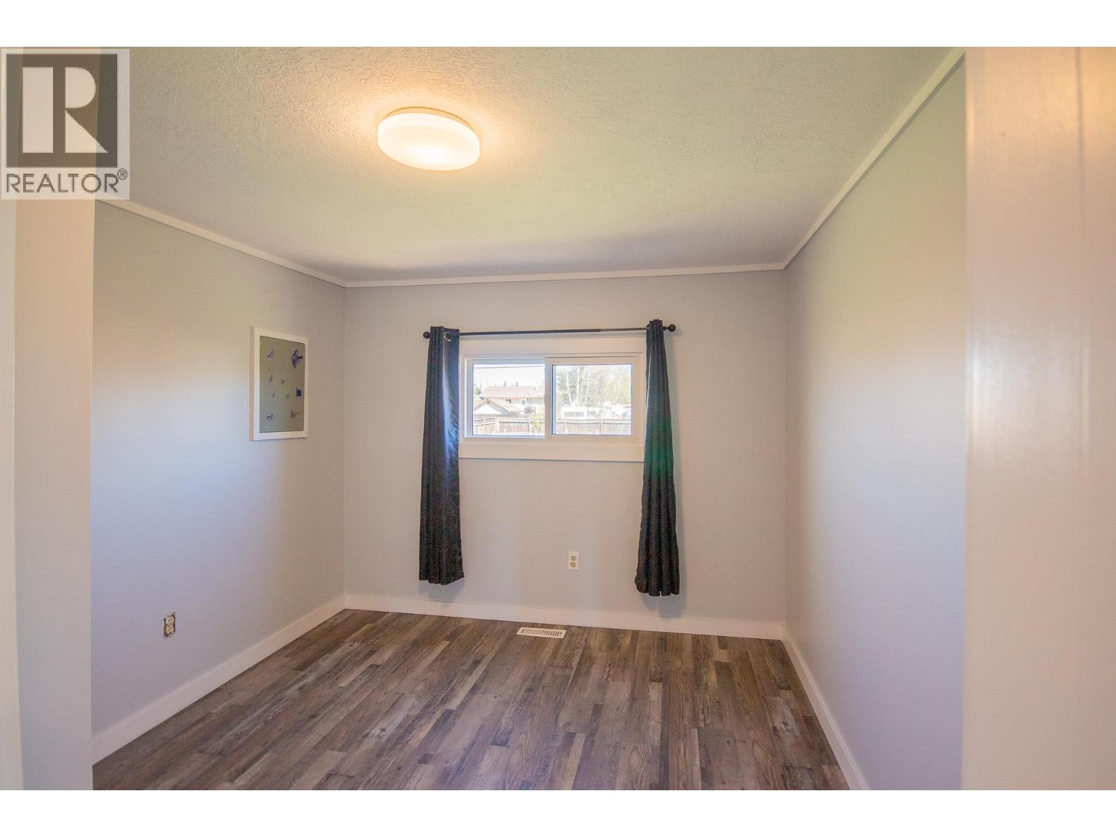 1600 101 Avenue, Dawson Creek