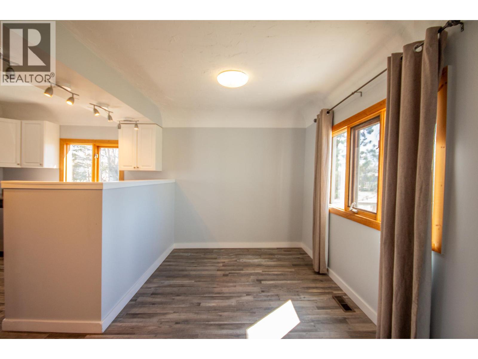 1600 101 Avenue, Dawson Creek