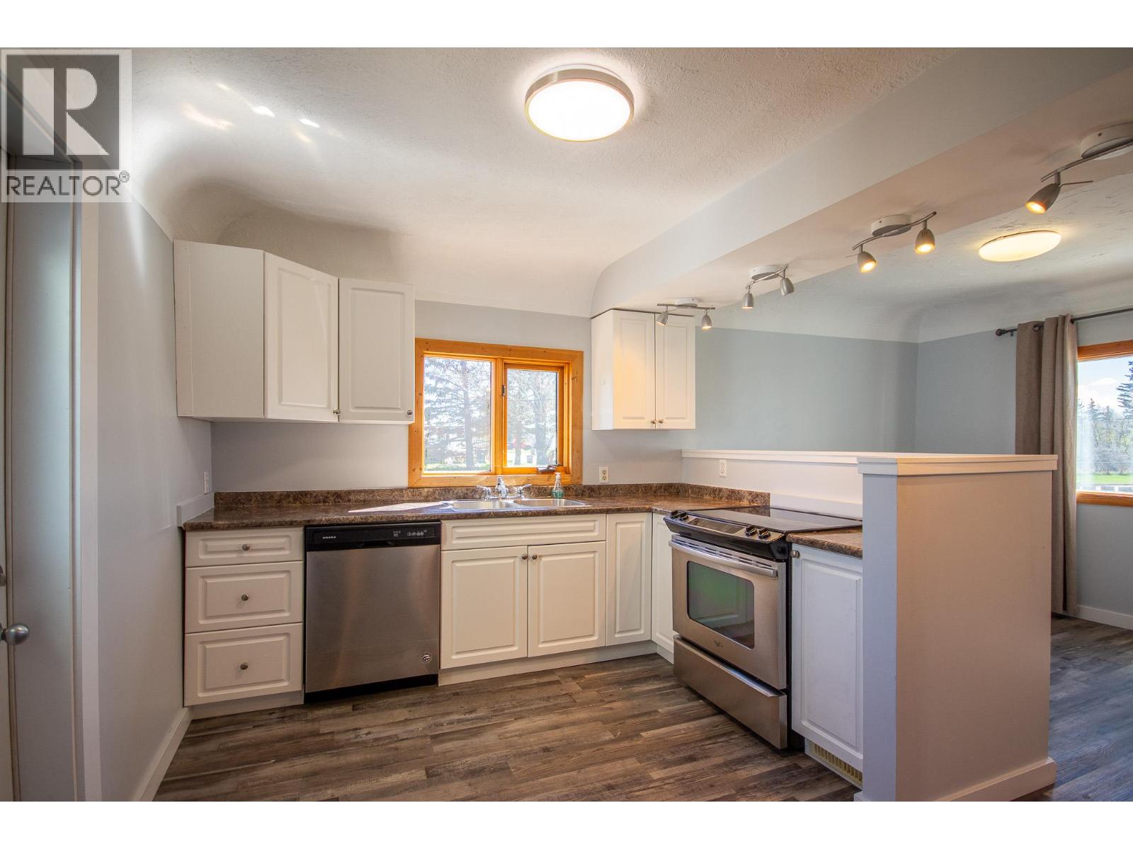 1600 101 Avenue, Dawson Creek