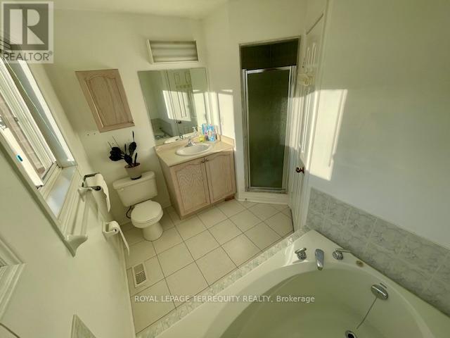 24 PERGOLA WAY - 33