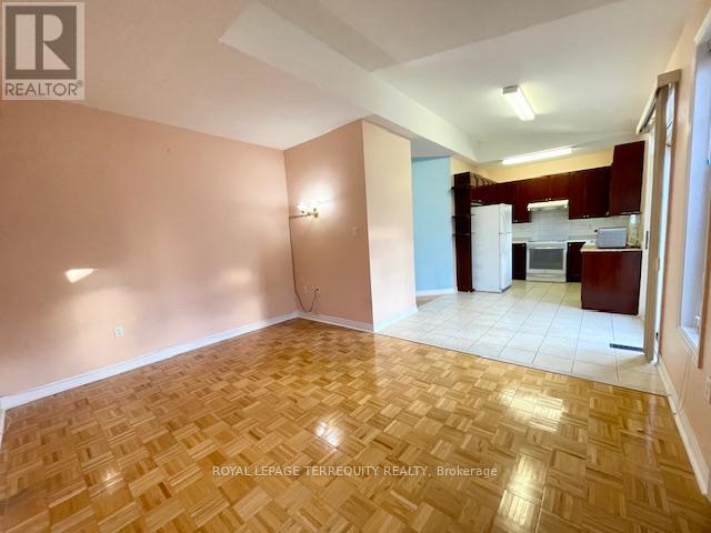 24 PERGOLA WAY - 20