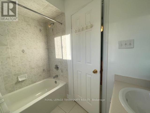 24 PERGOLA WAY - 43