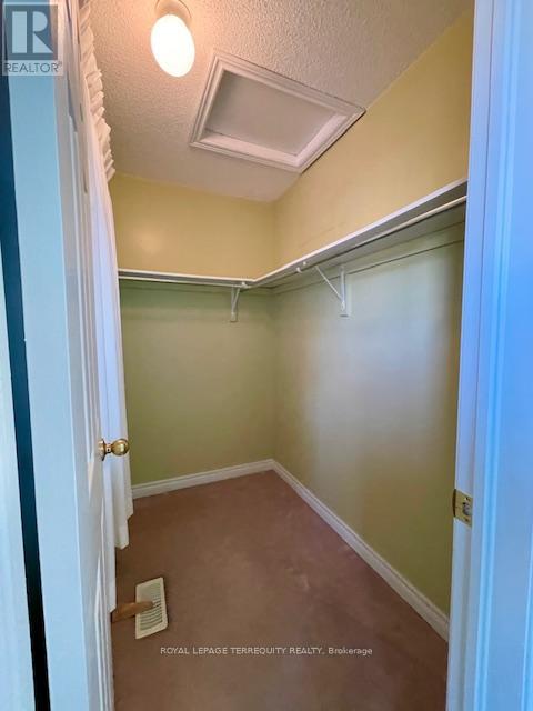 24 PERGOLA WAY - 32