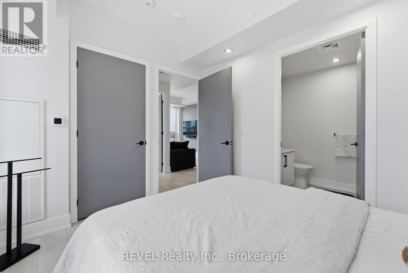 #405 2450 OLD BRONTE ROAD - 14