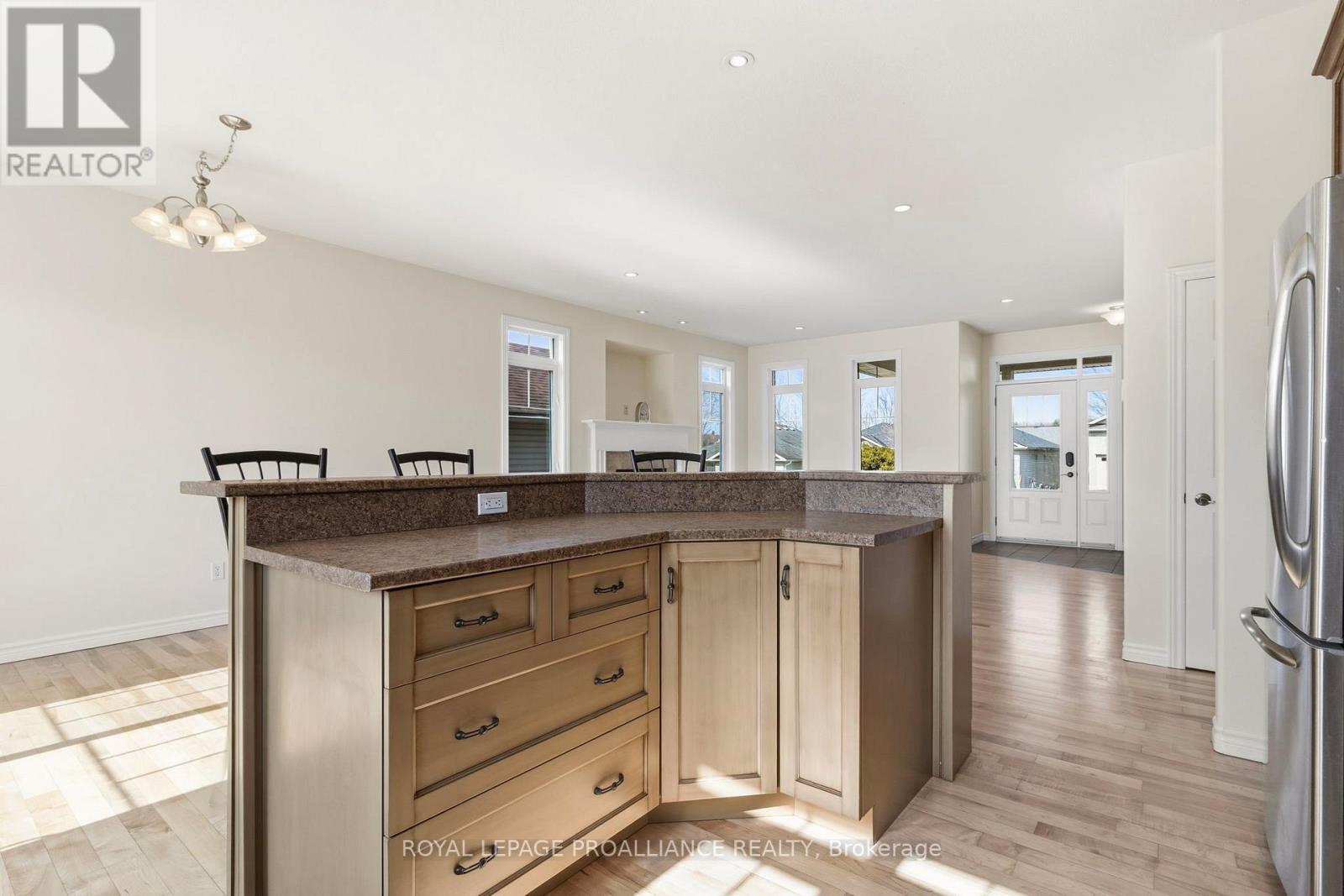 403 BROCK STREET W - 15