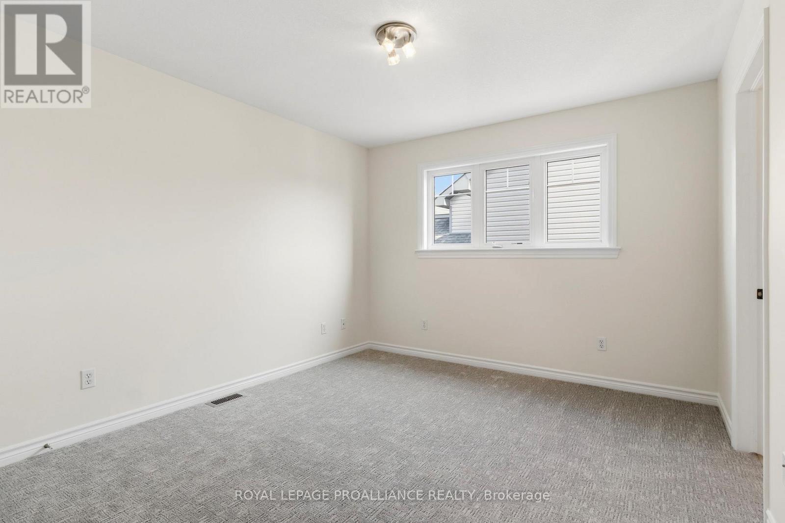 403 BROCK STREET W - 26