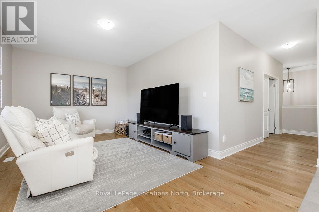 20 GRAND POPLAR LANE - 16