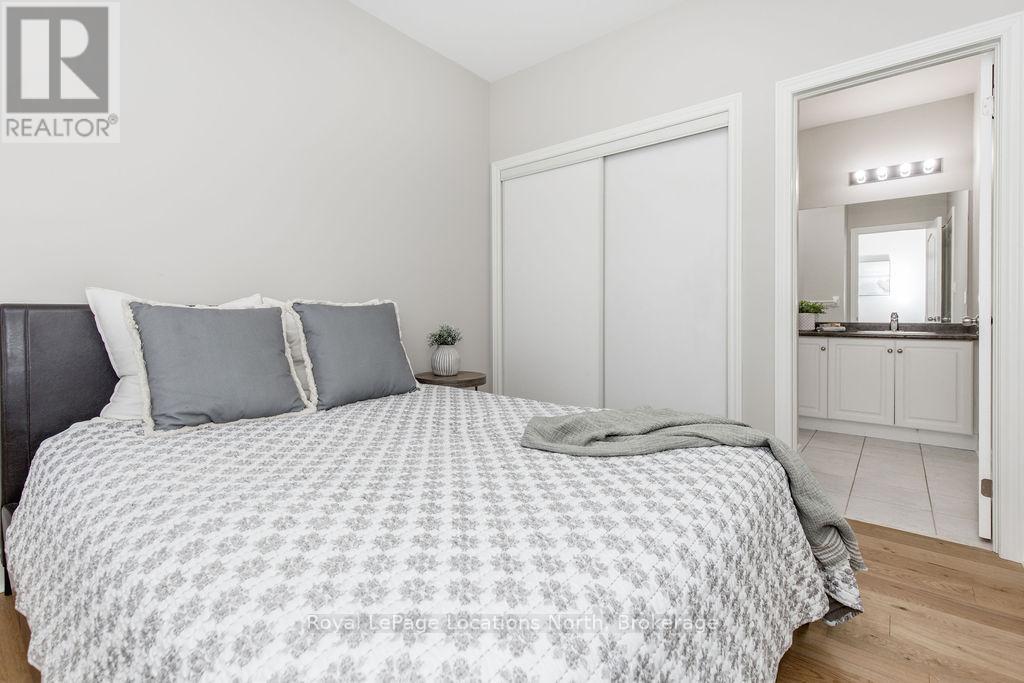 20 GRAND POPLAR LANE - 26
