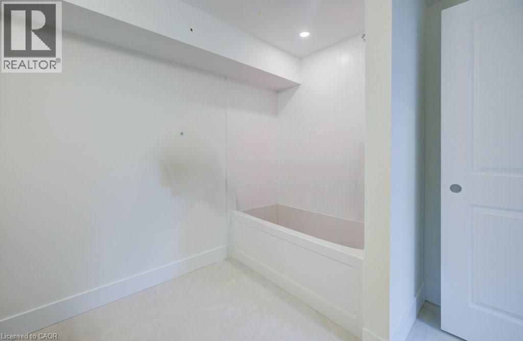 17 DOWNEY Street Unit# 1, Kitchener, Ontario, N2H6K5 — Photo 5