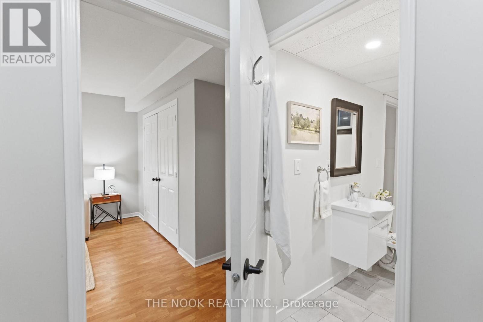 81 CARNEGIE STREET - 27