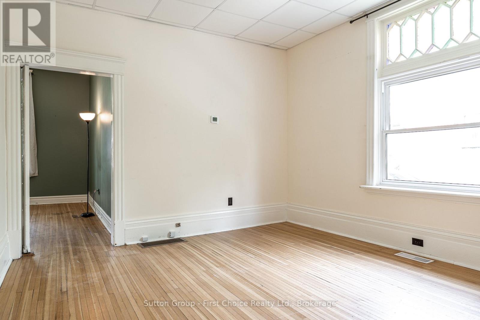 196 ALBERT STREET - 15