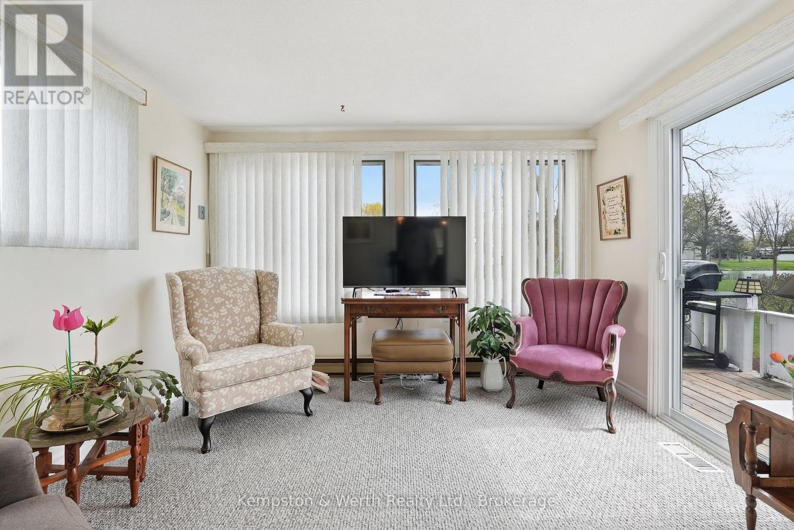 33 FAIRVIEW CRESCENT - 19