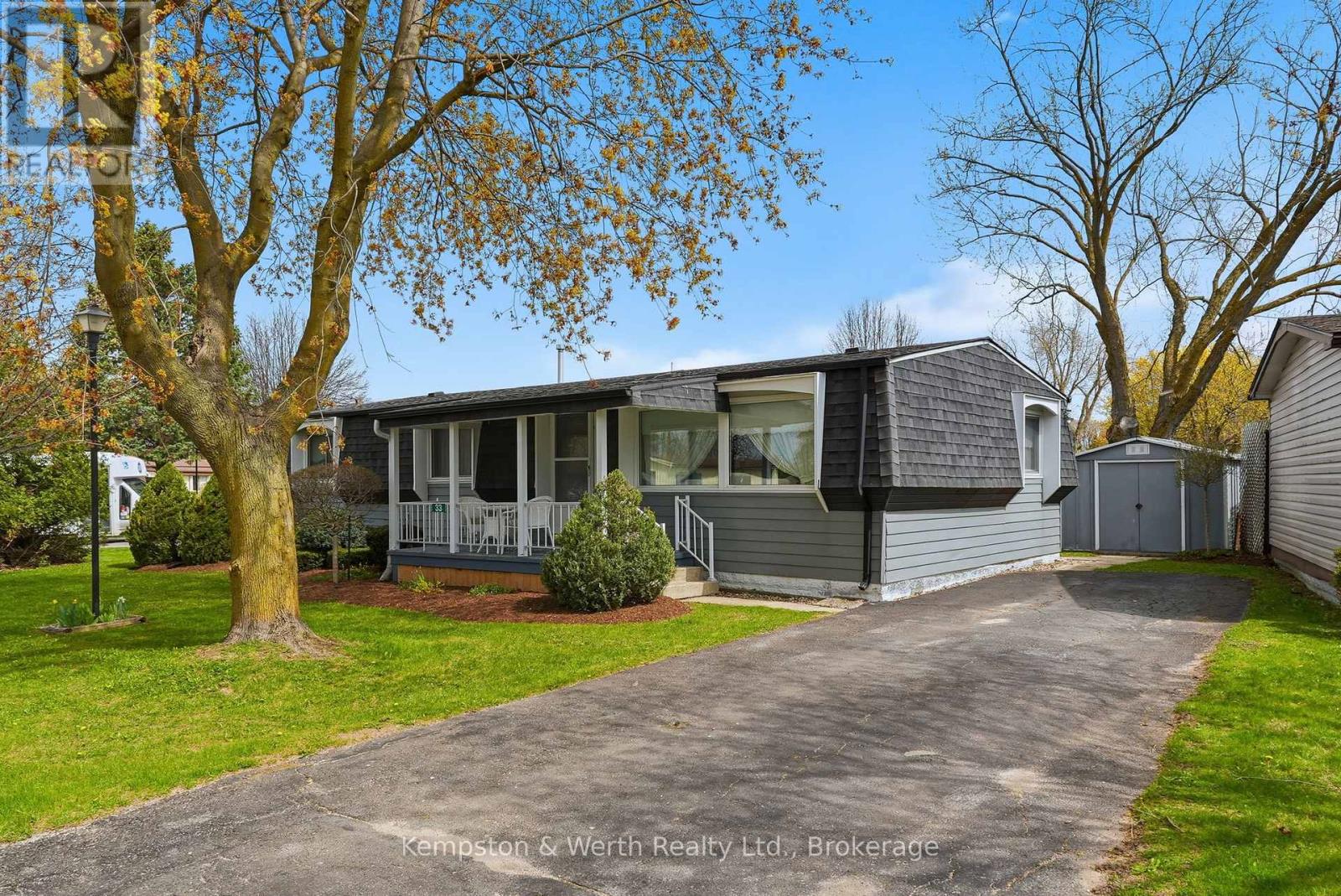 33 FAIRVIEW CRESCENT - 2