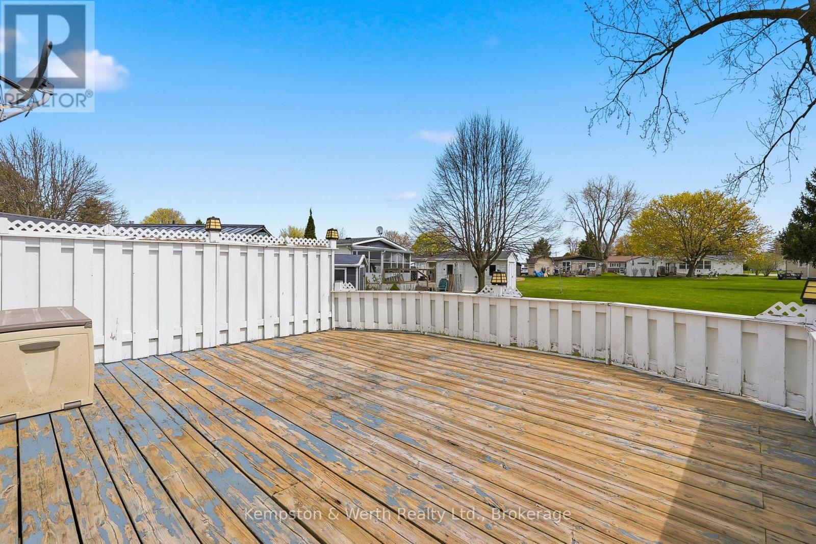 33 FAIRVIEW CRESCENT - 22