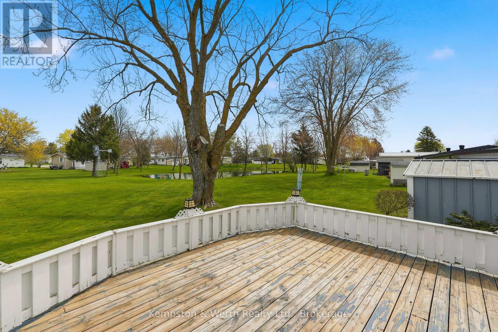 33 FAIRVIEW CRESCENT - 23