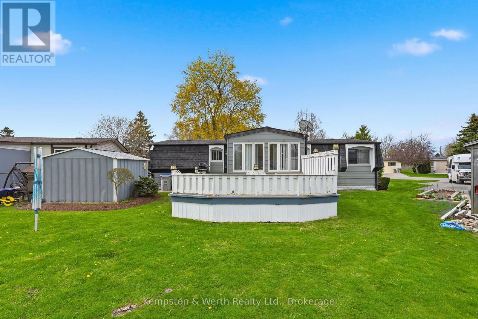 33 FAIRVIEW CRESCENT - 24
