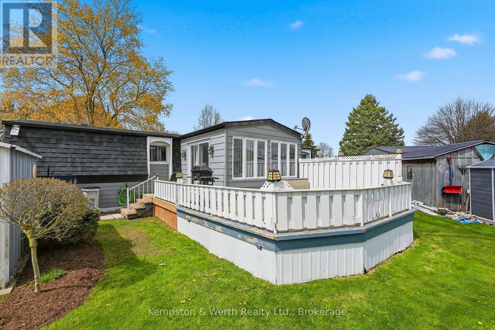 33 FAIRVIEW CRESCENT - 25
