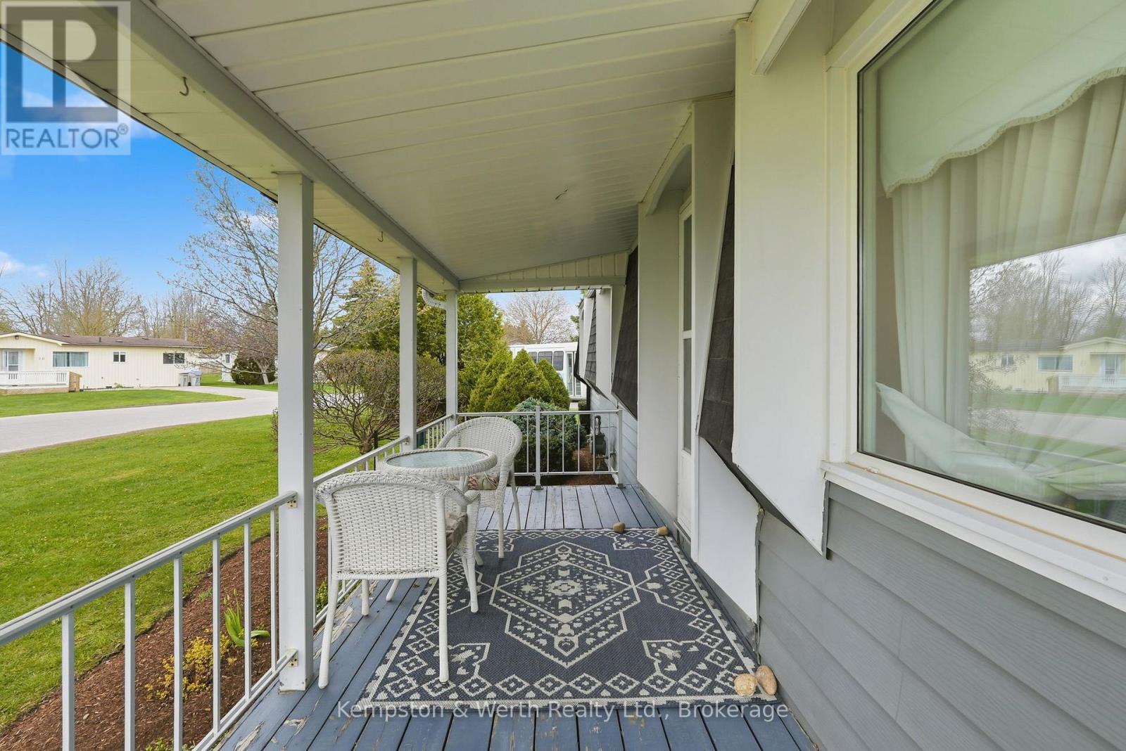 33 FAIRVIEW CRESCENT - 4