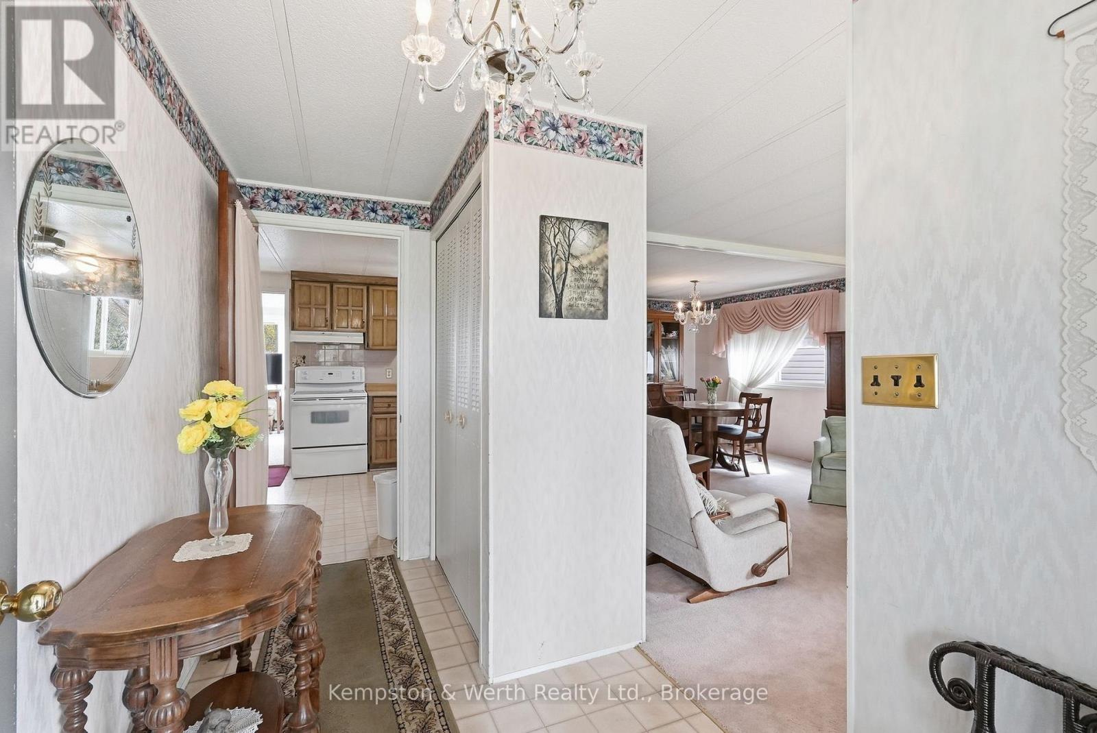 33 FAIRVIEW CRESCENT - 5