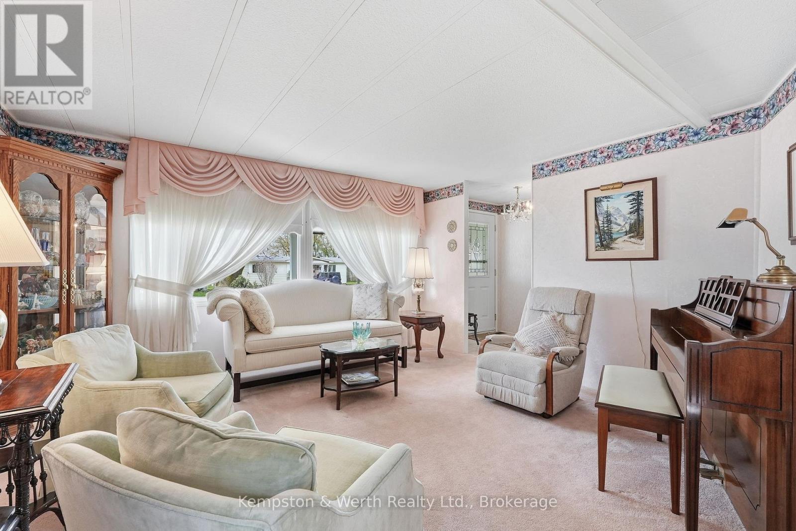 33 FAIRVIEW CRESCENT - 8