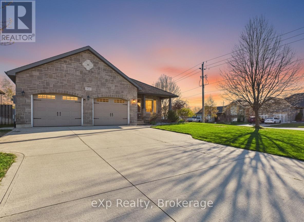 319 GINGRICH CRESCENT - 1