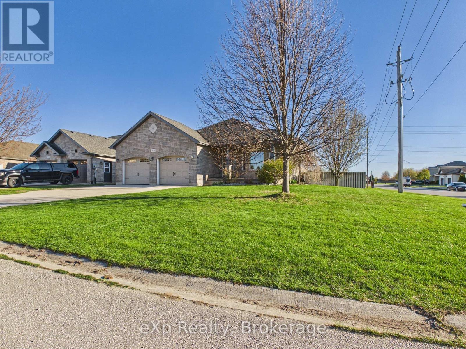 319 GINGRICH CRESCENT - 4
