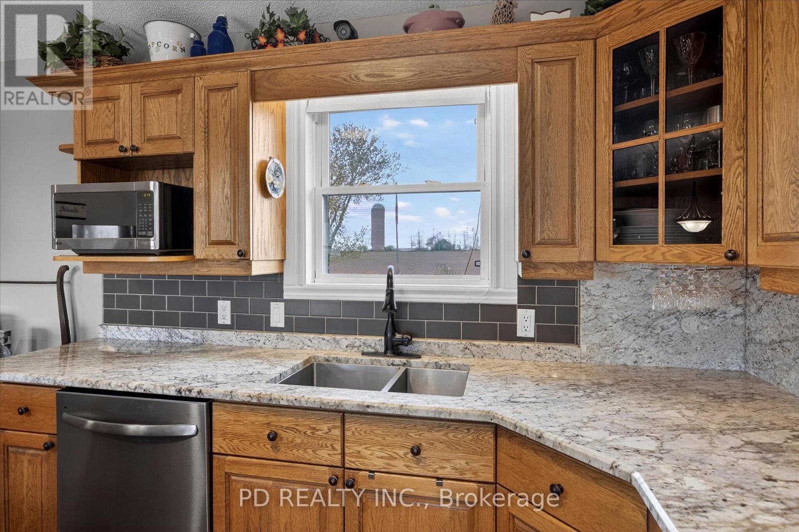 306 COTTINGHAM ROAD - 18