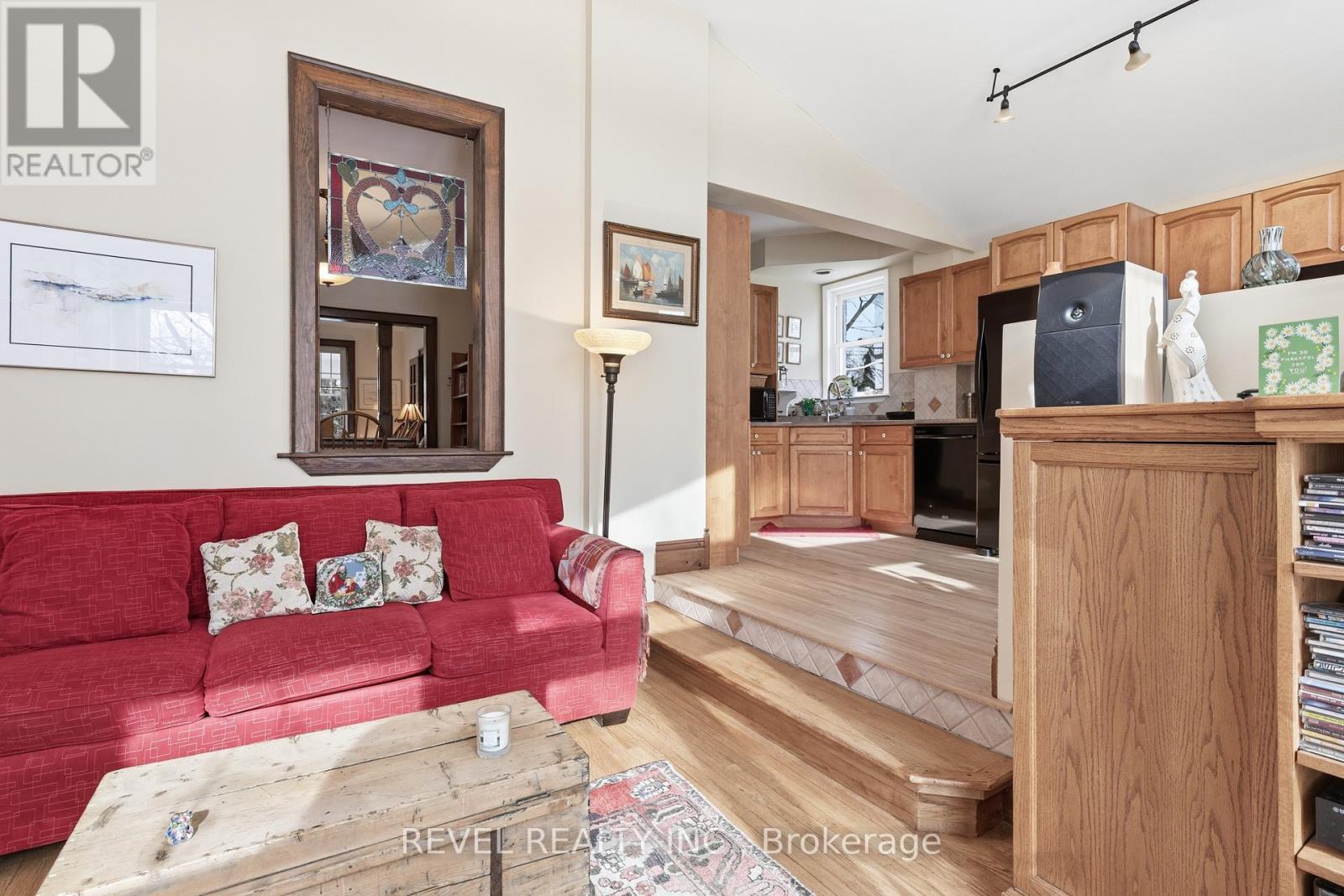 31 FAIR AVENUE - 18