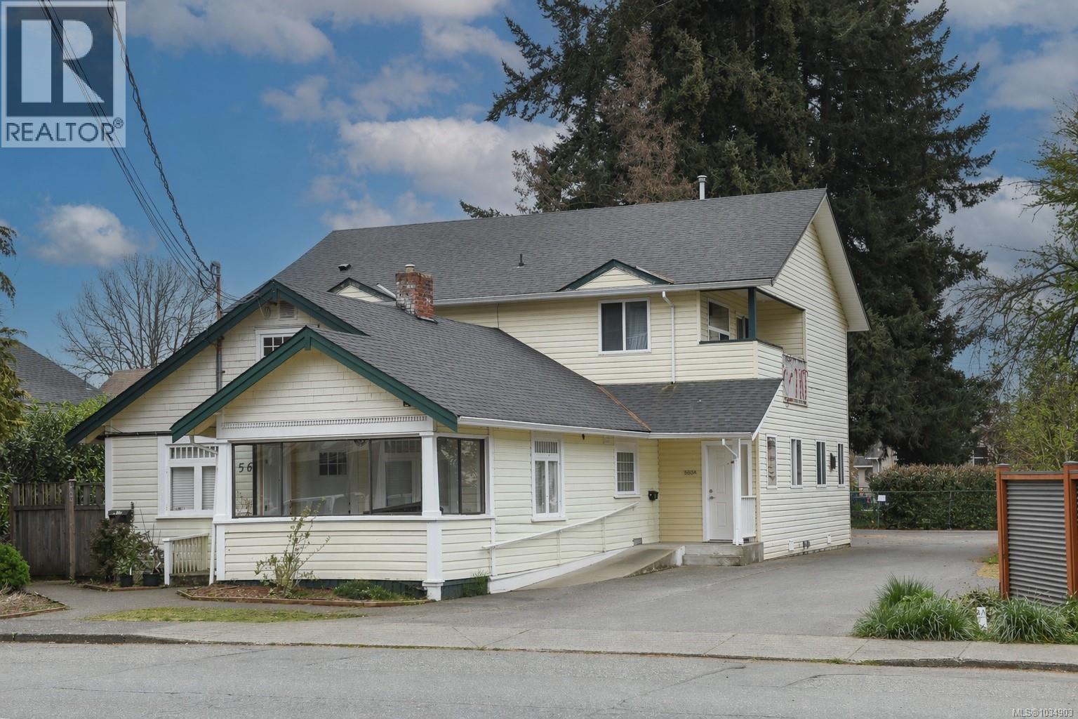560 4th St - 1