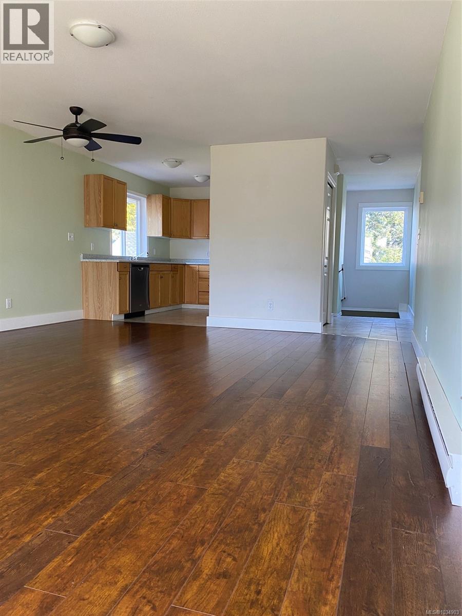 560 4th St - 22