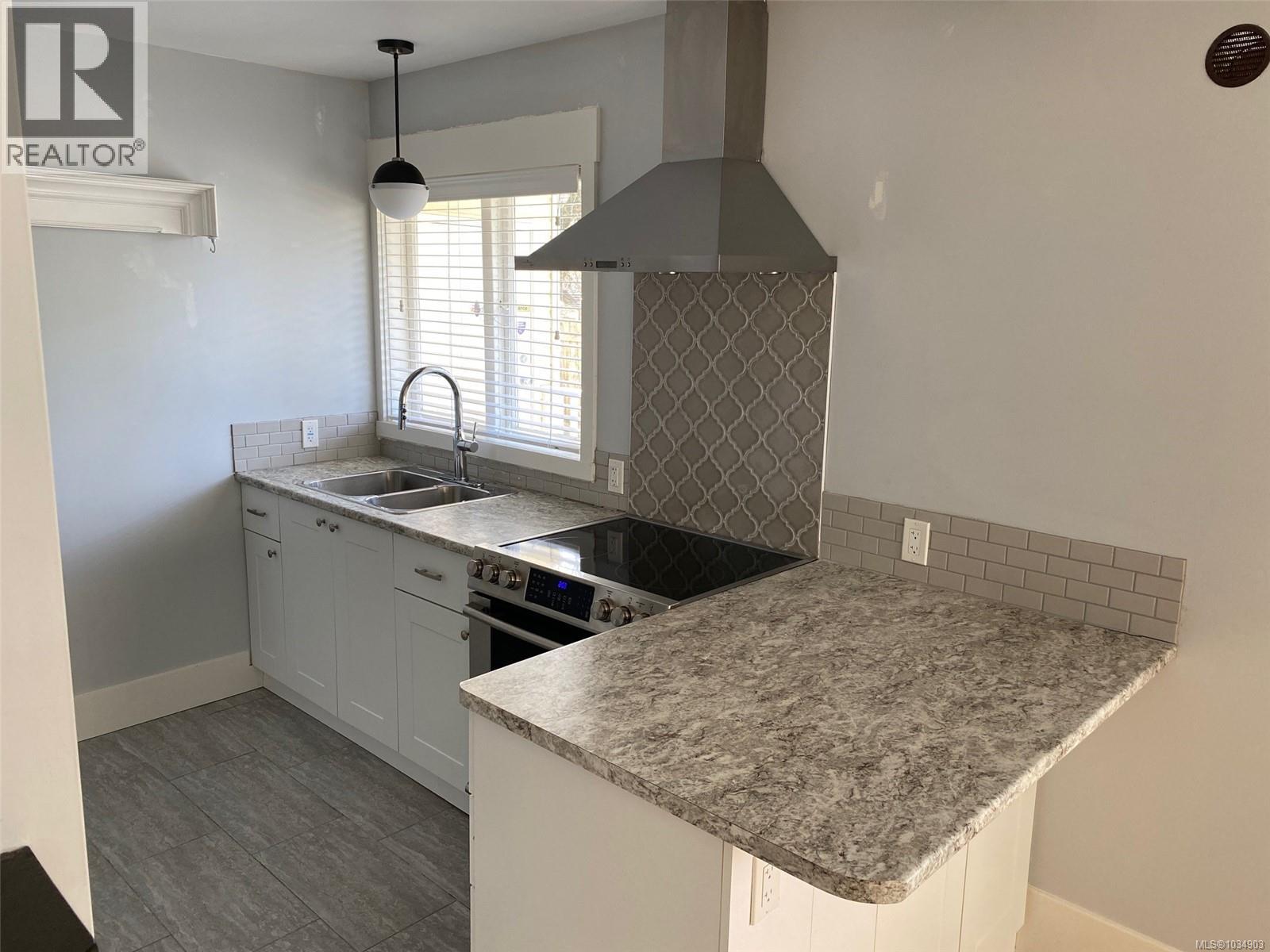 560 4th St - 26