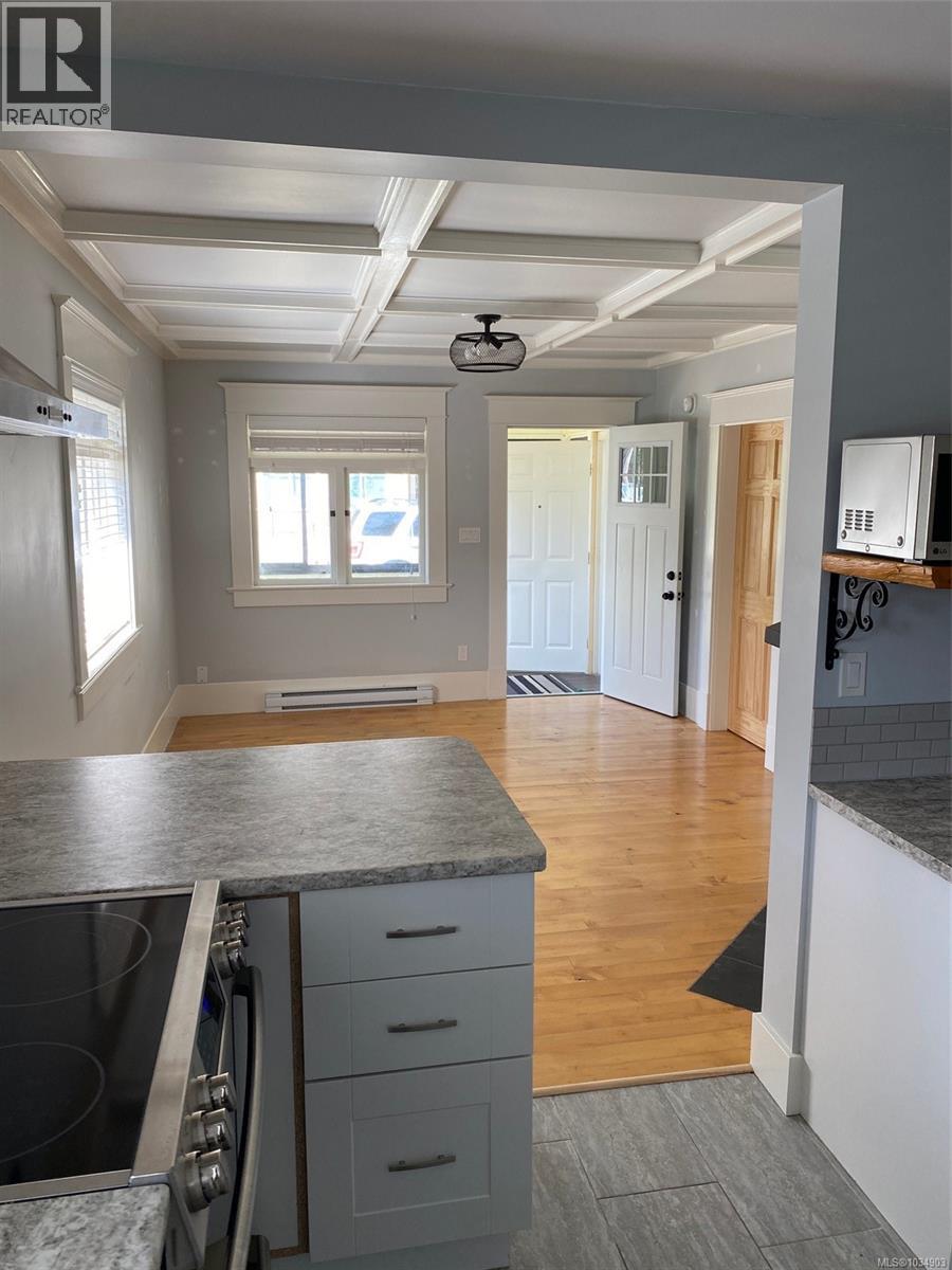 560 4th St - 28