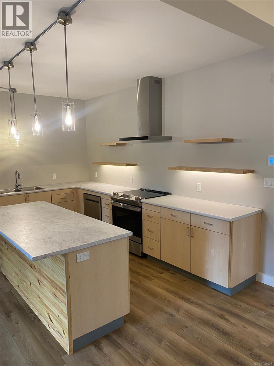 560 4th St - 7