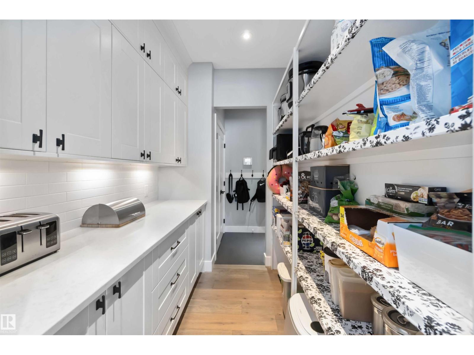 416 Meadowview DR - 26