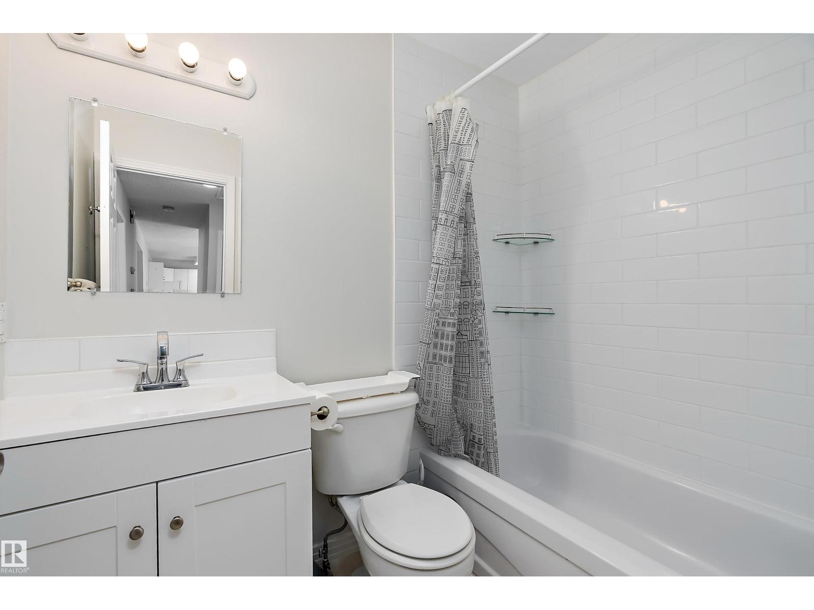5421 46 ST - 23