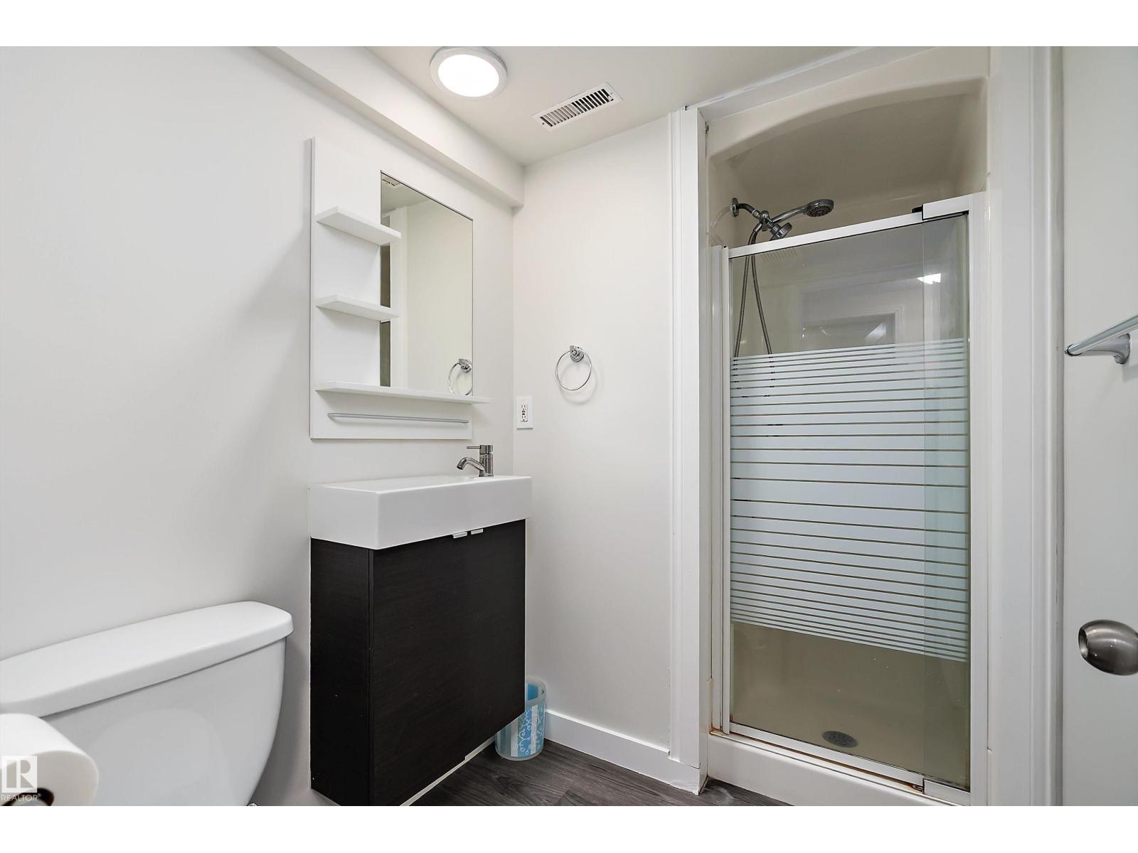 5421 46 ST - 33
