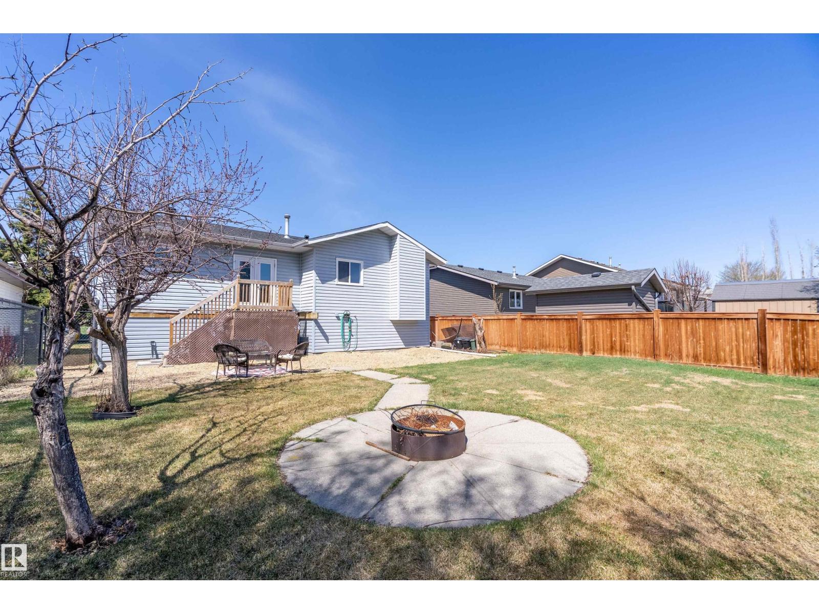 5421 46 ST - 39